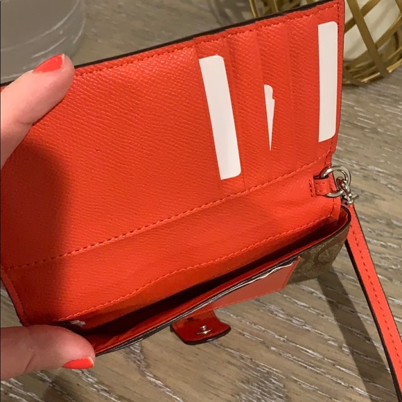 Wristlet - Picture 3 of 5